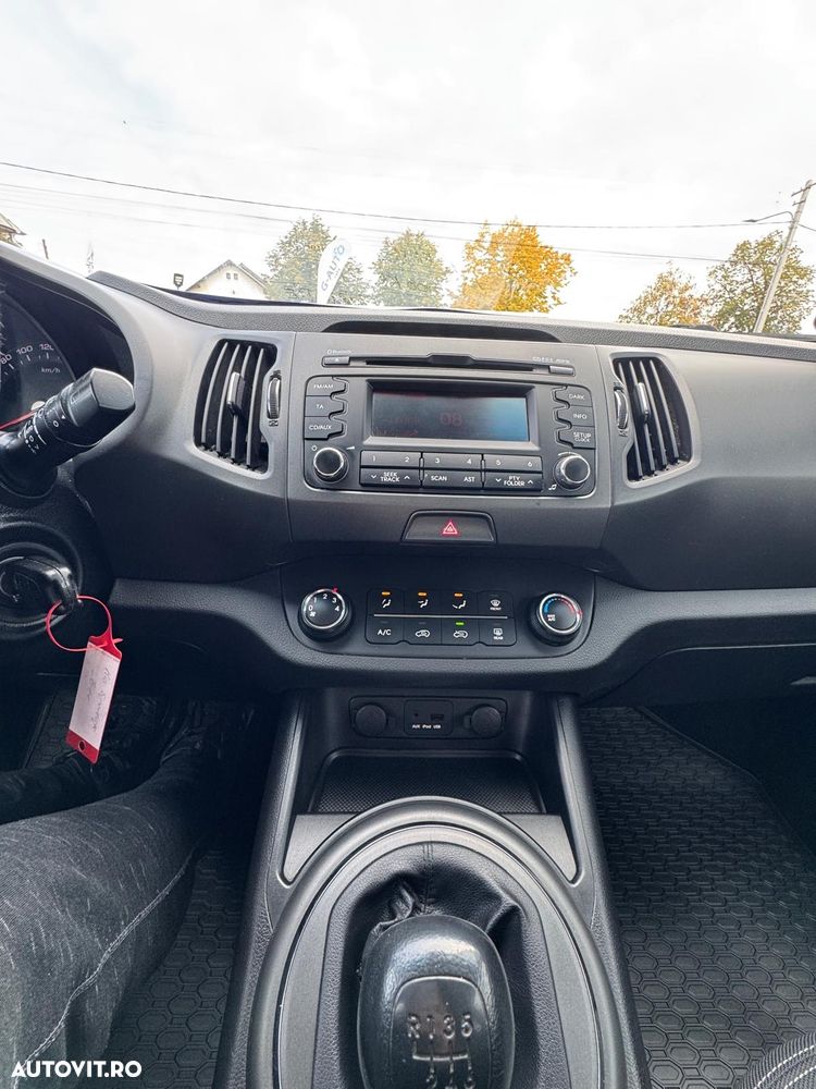 Kia Sportage 1.7 CRDI 2WD Dream-Team Edition - 12
