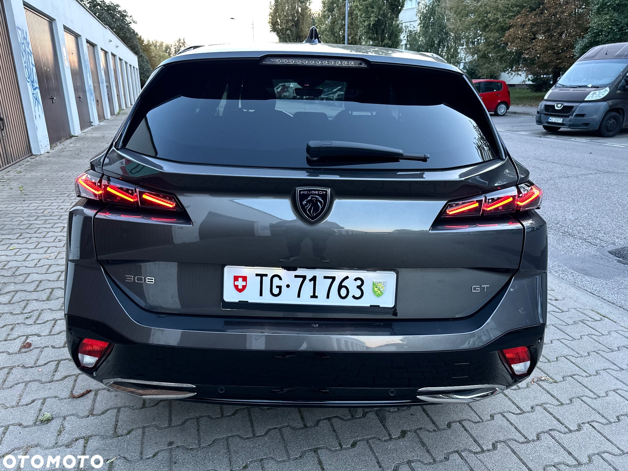 Peugeot 308 1.2 PureTech GT Pack S&S EAT8 - 8