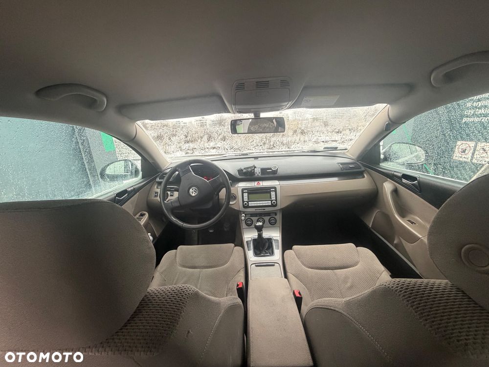 Volkswagen Passat 2.0 TDI Comfortline - 10