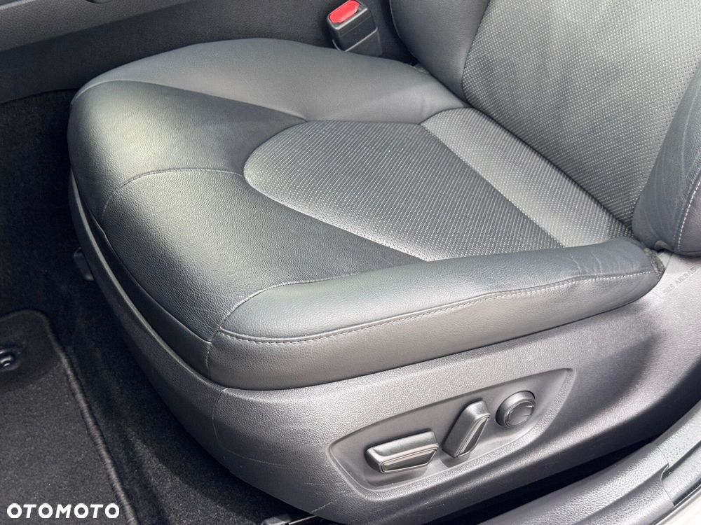Toyota Camry - 11