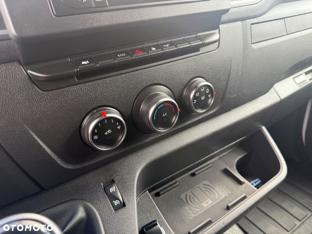 Nissan NV400 - 25