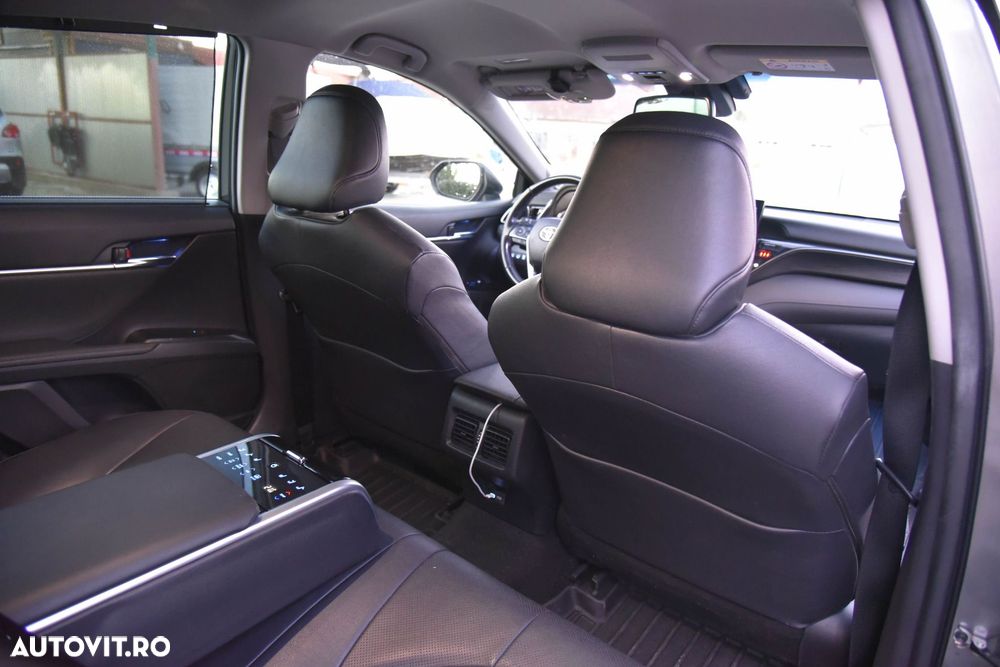 Toyota Camry 2.5 HEV Luxury - 9