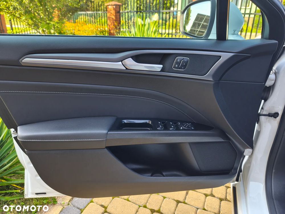 Ford Mondeo 2.0 TDCi Titanium - 13