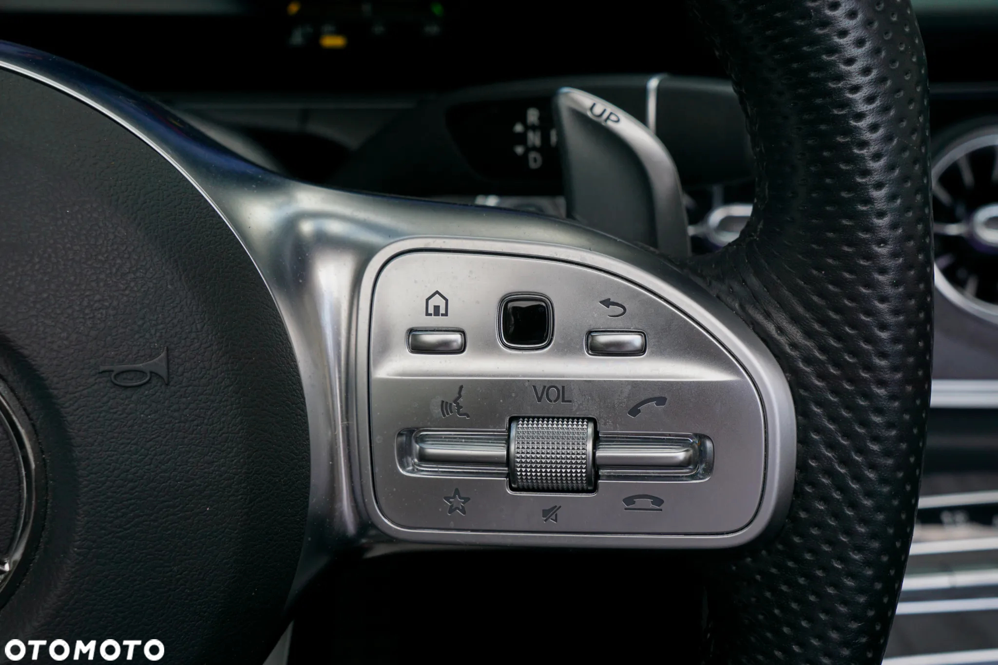Mercedes-Benz Klasa E AMG 53 Kabriolet 4-Matic+ 9G-TRONIC - 22
