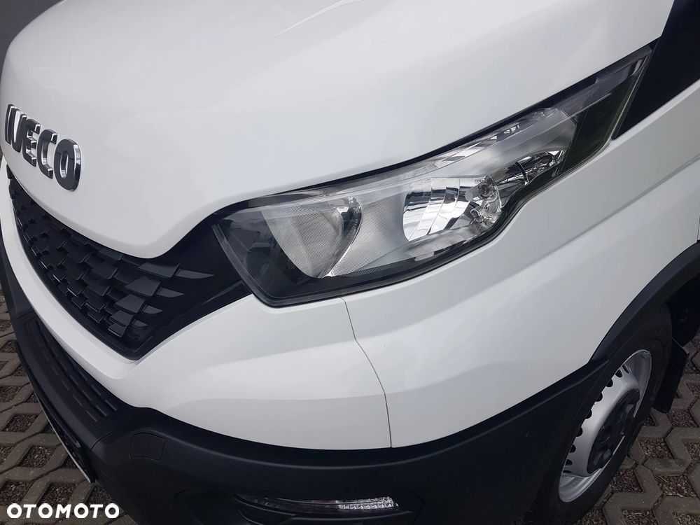 Iveco DAILY KONTENER NISKOPODŁOGOWY 4,43x2,23x2,42 SKLEP FOODTRUCK BAR KLIMA KONIOWÓZ KAMPER - 31