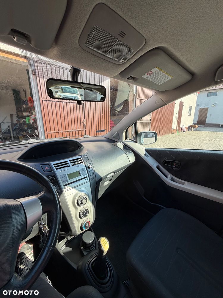 Toyota Yaris - 2