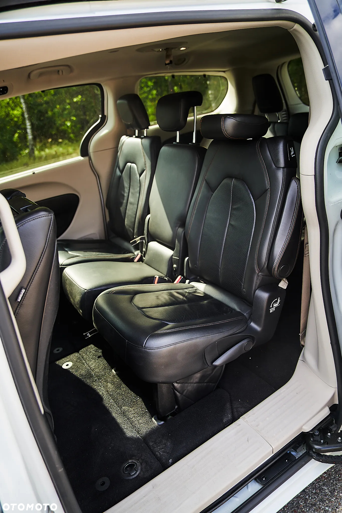 Chrysler Pacifica - 23