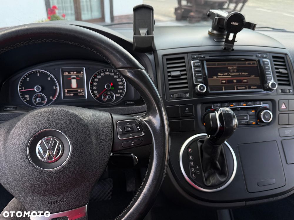 Volkswagen Multivan - 30