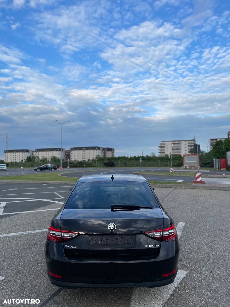 Skoda Superb 2.0 TDI DSG Style - 16