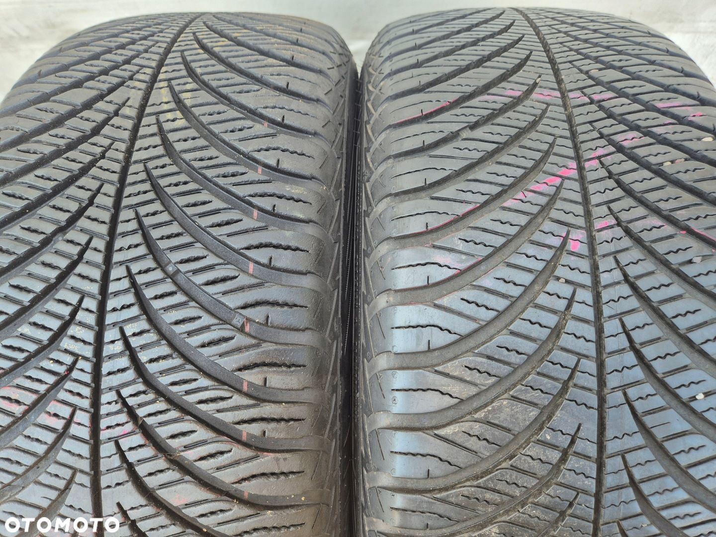 235/55/17 235/55r17 Goodyear Vector 4Seasons G2 235/55R17 103 V - 1