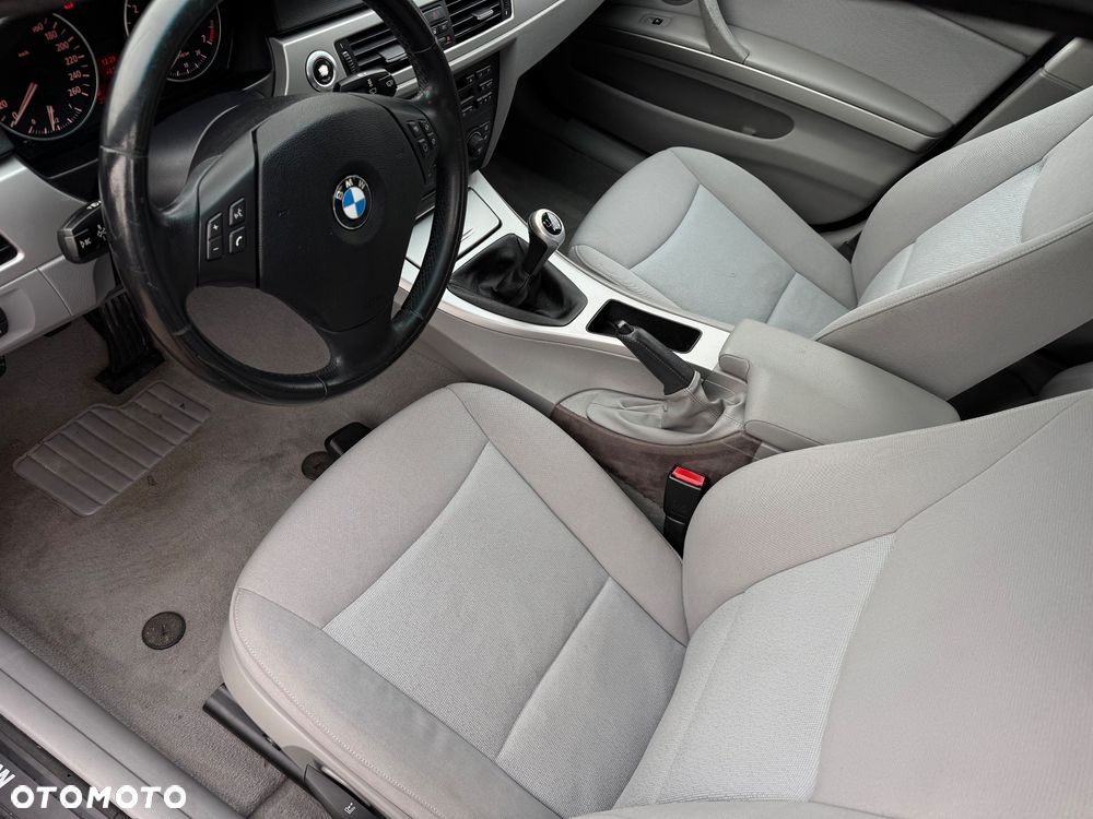 BMW Seria 3 318i Edition Lifestyle - 20