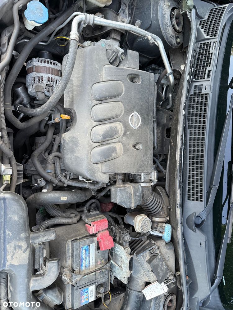Nissan Qashqai 2.0 Lounge CVT - 11
