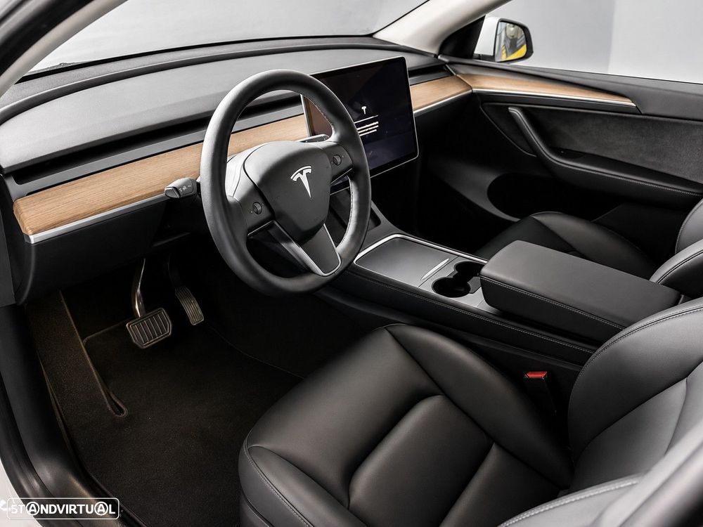 Tesla Model Y RWD - 8