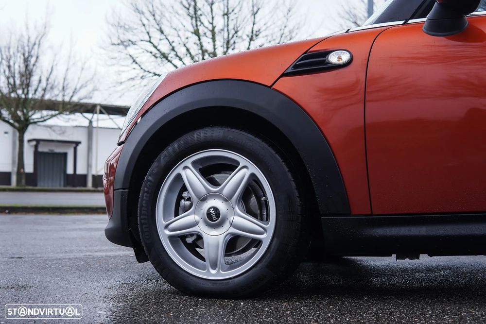 MINI 3 Portas Cooper D - 26