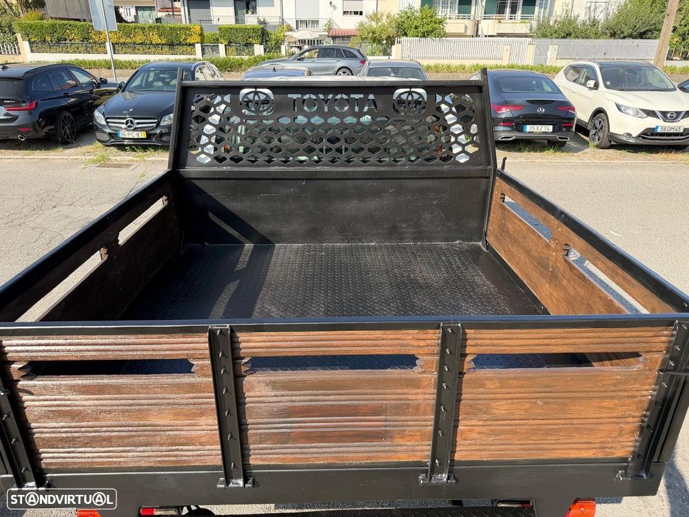 Toyota Hilux 2.4 D-4D 4WD CD CH - 14