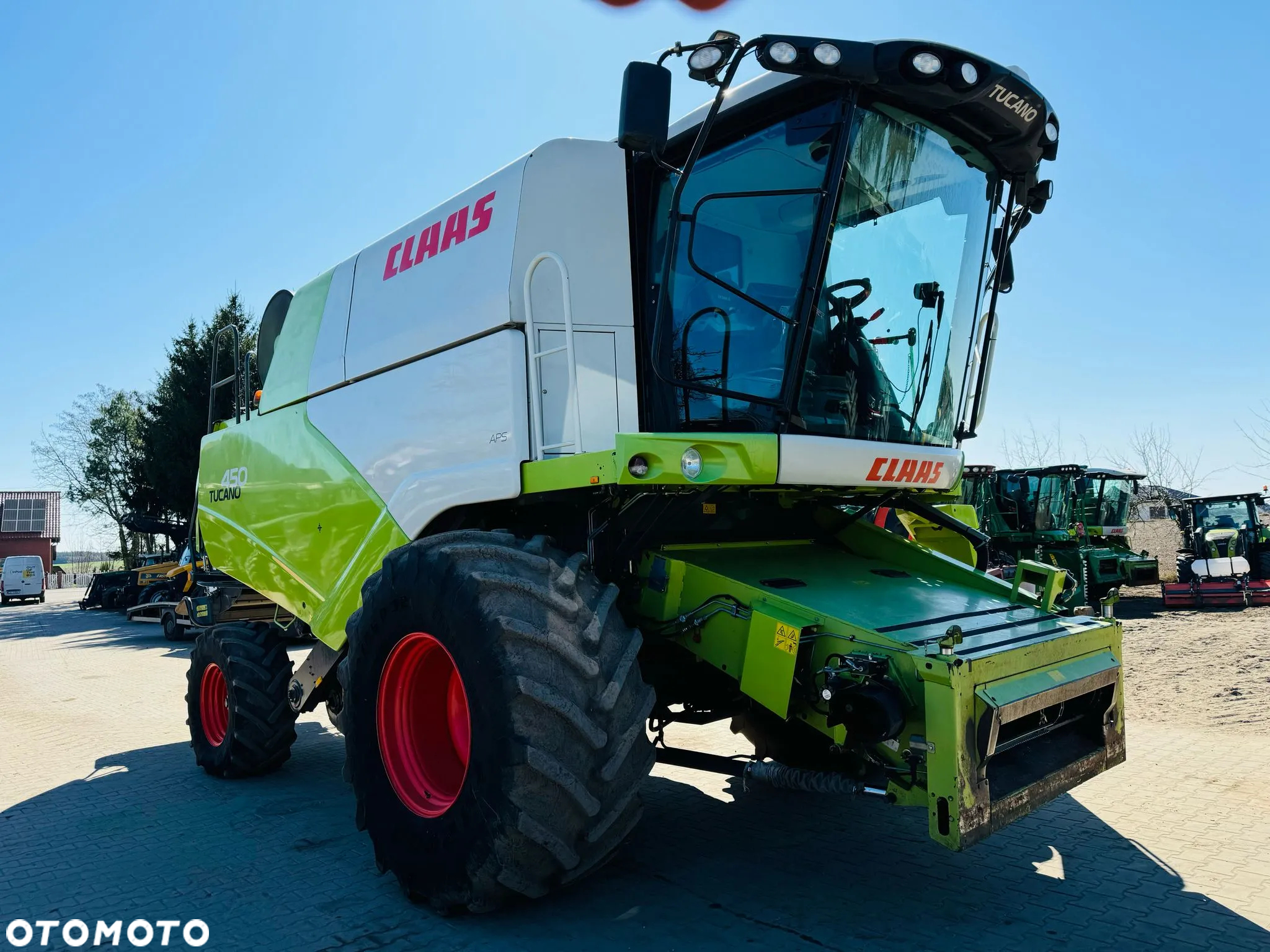Claas Tucano 450 - 13