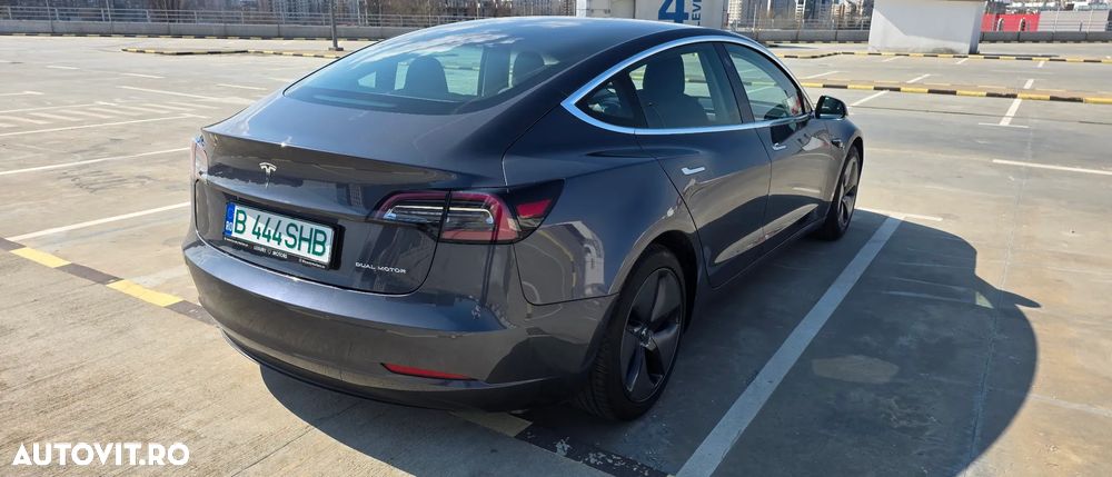 Tesla Model 3 - 3