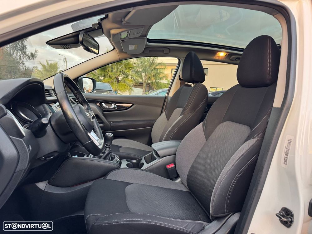 Nissan Qashqai 1.5 dCi N-Connecta J18 - 25