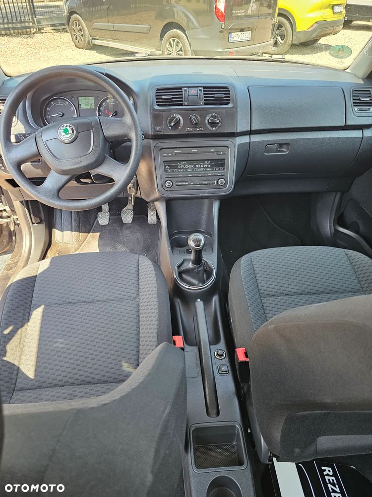 Skoda Fabia 1.2 HTP Cool Colour Edition - 24