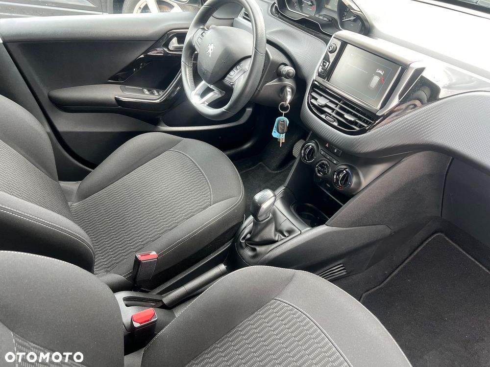 Peugeot 208 PureTech 100 Active Pack - 23