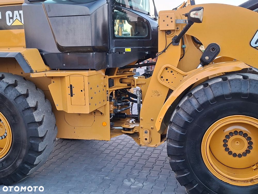 Caterpillar CAT 930 M - 11