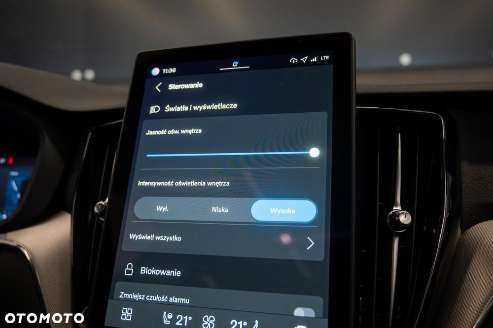 Volvo XC 60 B5 B AWD Plus Black Edition - 29