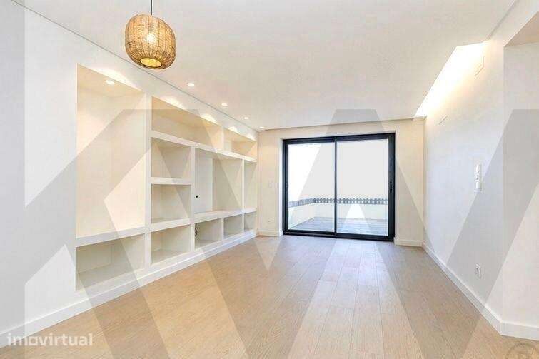 Apartamento T2 Remodelado em Tires com Terraço Privativo - Grande imagem: 3/17