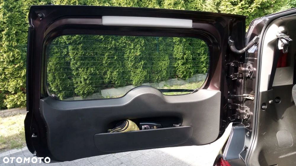 Nissan Cube - 24