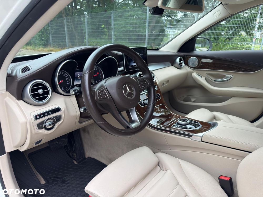 Mercedes-Benz Klasa C 200 4-Matic 7G-TRONIC - 15