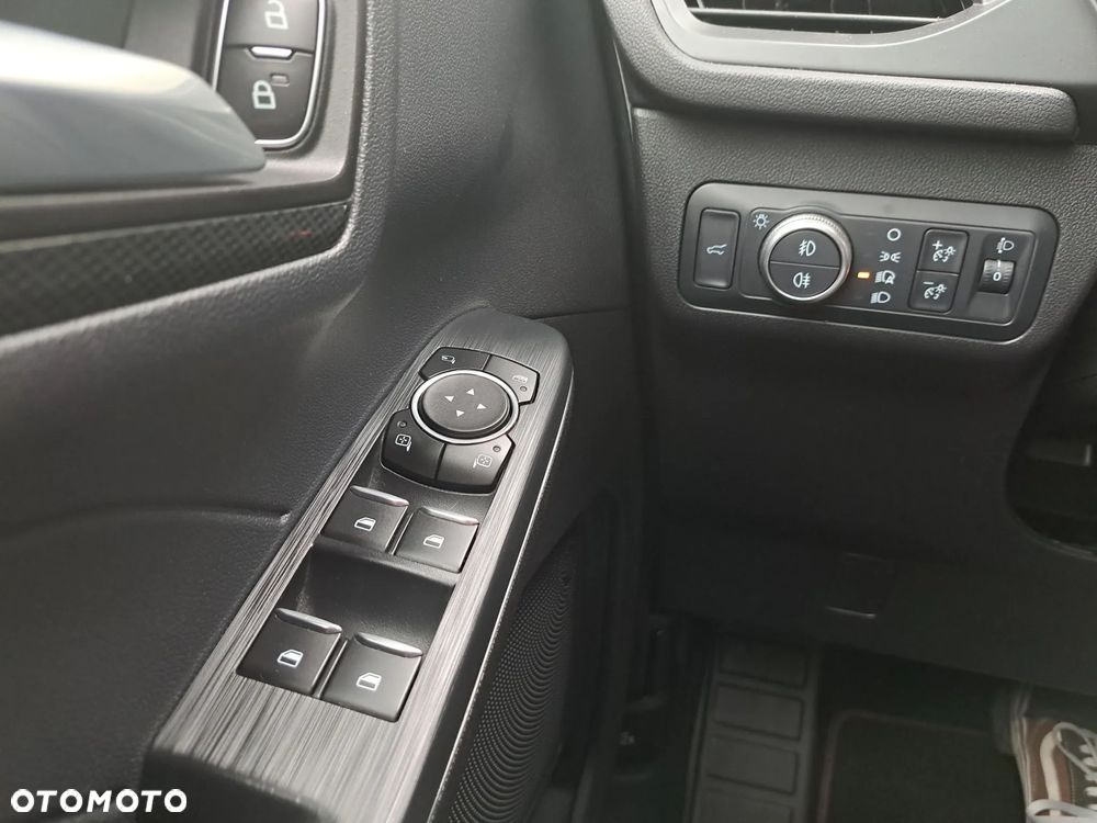 Ford Kuga 2.5 FHEV FWD ST-Line - 36