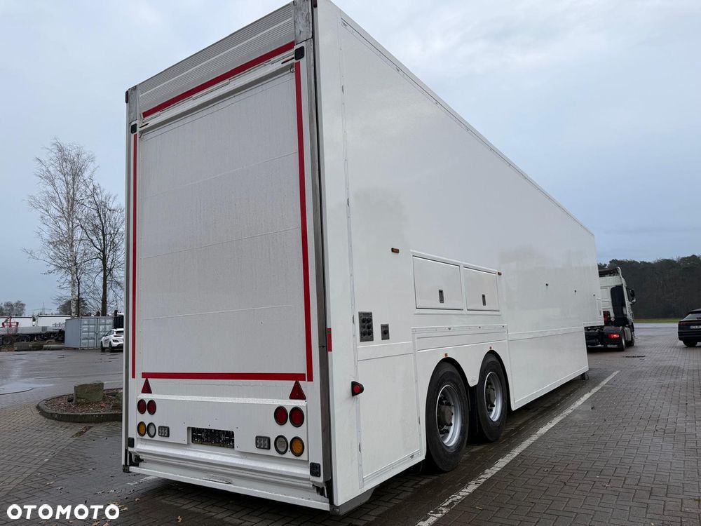 Inny Double Deck, podwójna podłoga, 53 EUROPALETY, Royal Burgers - 11