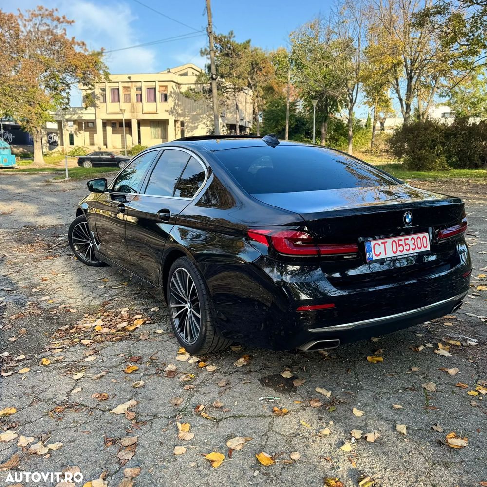 BMW Seria 5 530d xDrive AT MHEV - 17