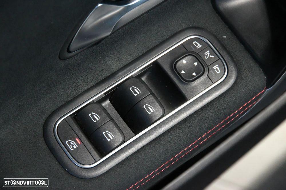 Mercedes-Benz A 250 e AMG Line - 13