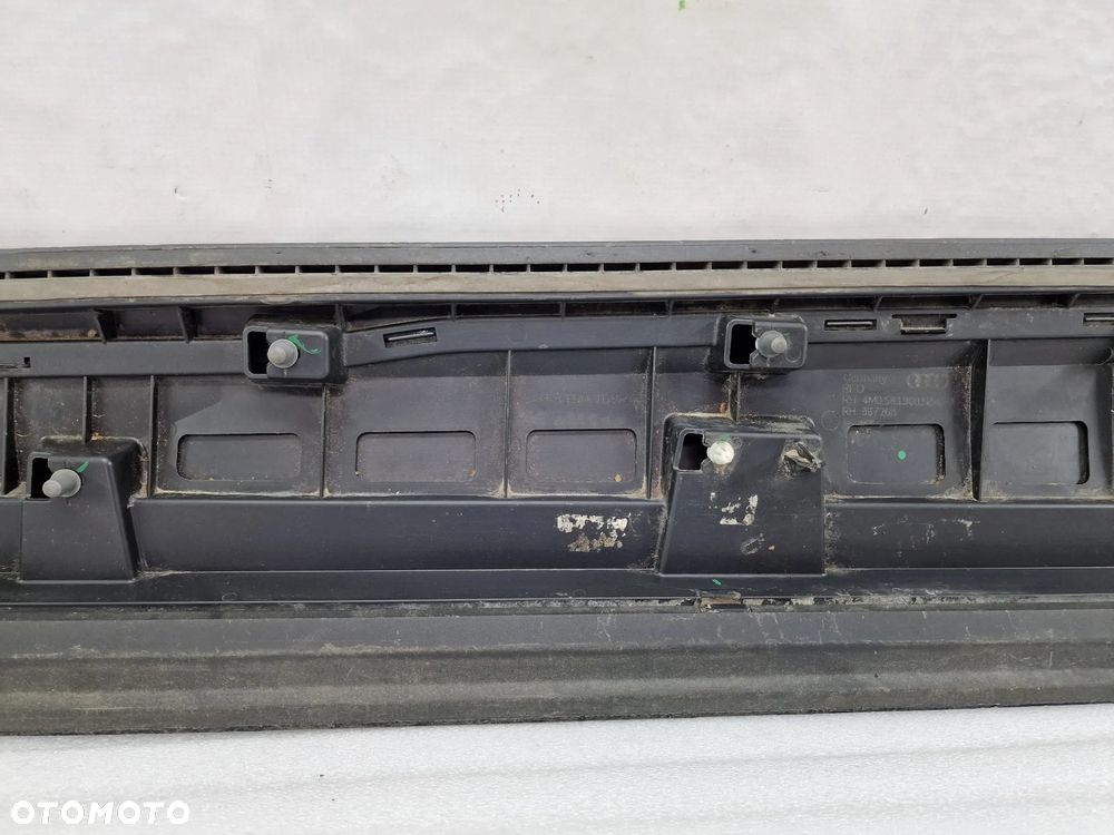 AUDI Q7 4M0 LIFT 19- PRAWA LISTWA DRZWI PRZEDNIA PRZÓD , NR 4M0583960N / 4M0583960N/M/P , NR AUKCJI LD34 - 11