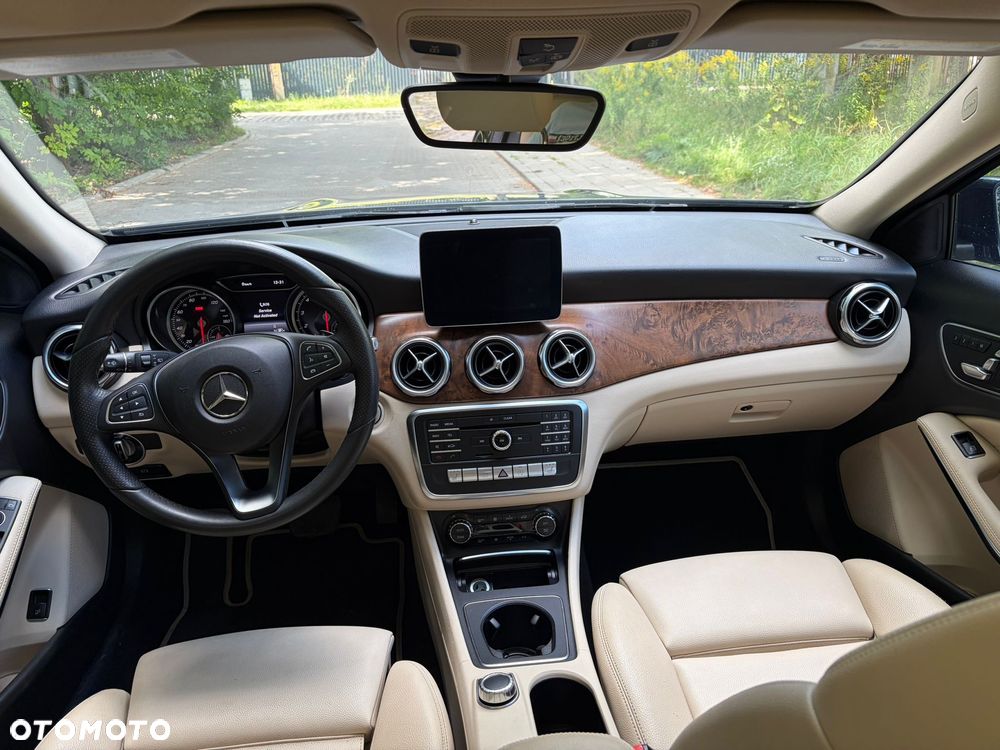 Mercedes-Benz GLA 250 7G-DCT Urban - 7