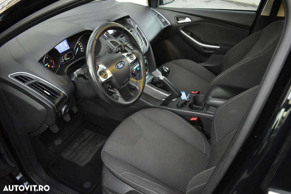 Ford Focus 1.6 TDCI DPF Titanium - 8