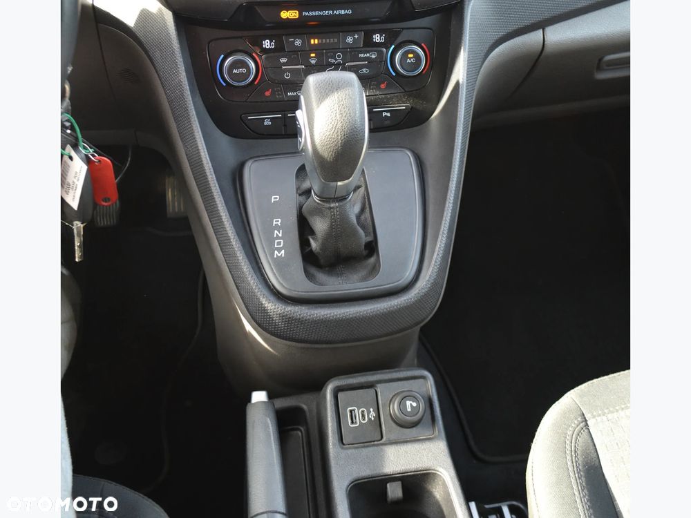 Ford Transit Connect - 17