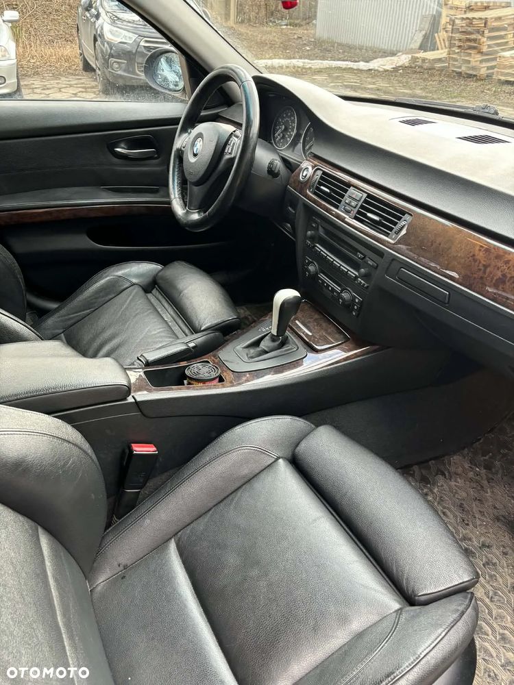 BMW Seria 3 325i - 5