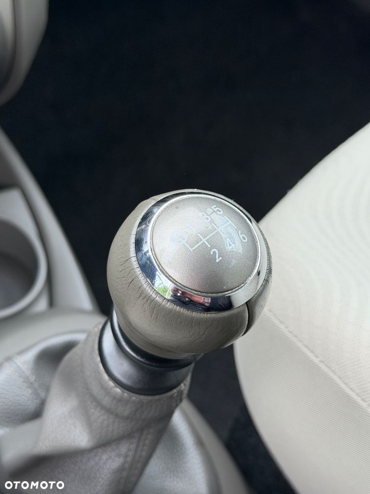 Toyota Yaris 1.33 Prestige - 22