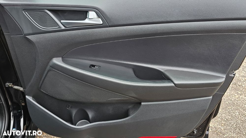 Hyundai Tucson blue 1.7 CRDi 2WD DCT Premium - 31