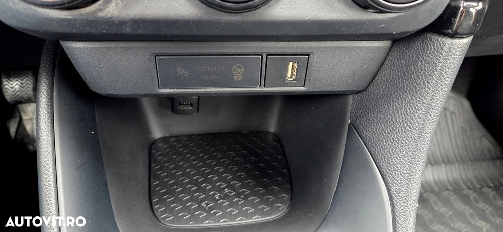 Toyota Yaris 1.0 L Eco - 17