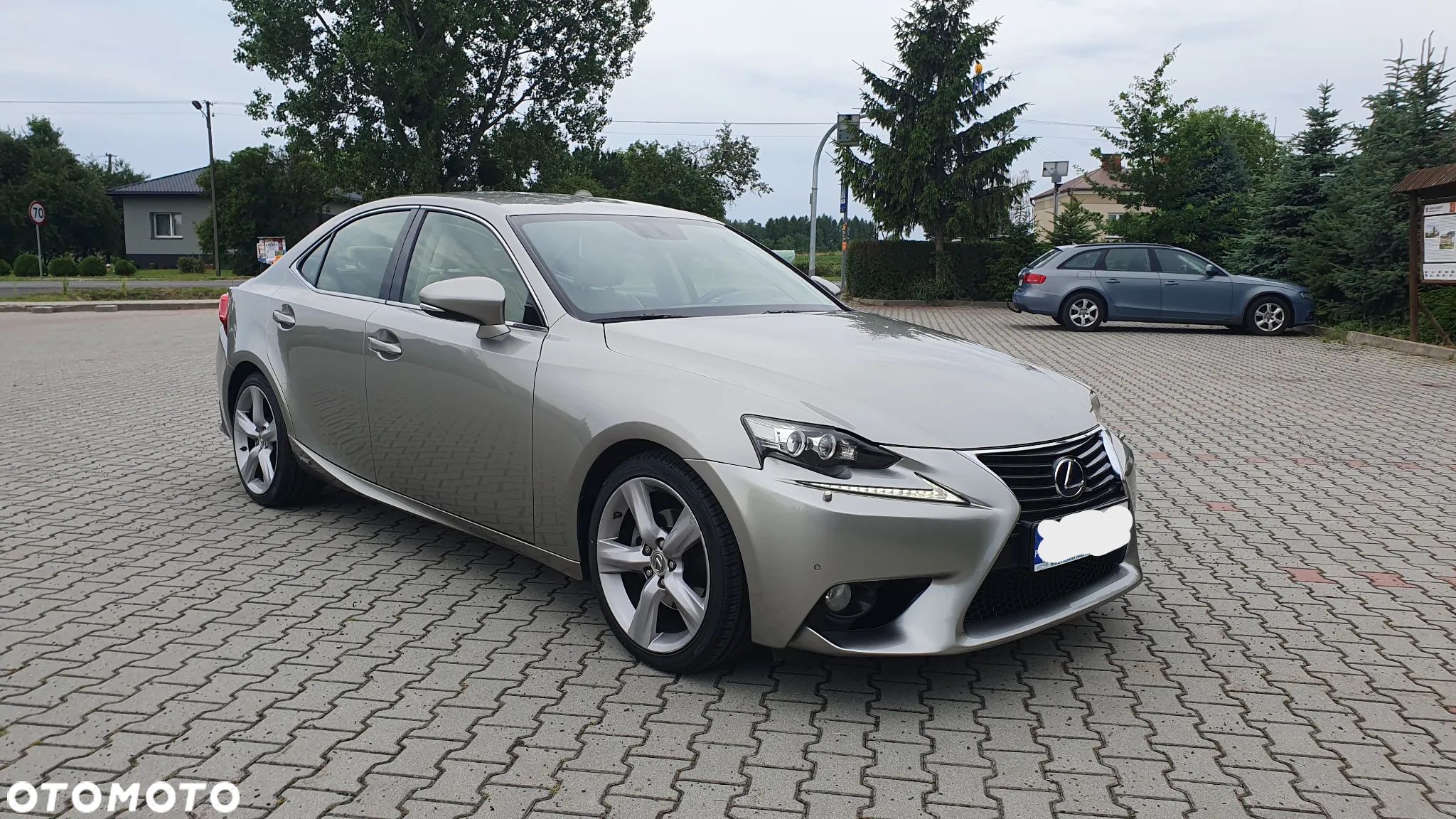Lexus IS 300h Business Edition - 1