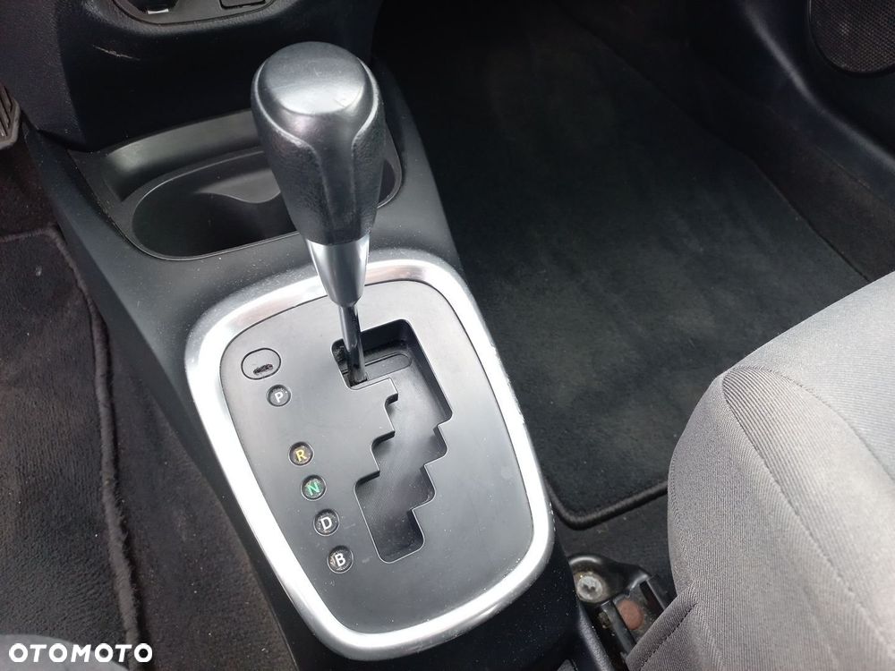 Toyota Yaris - 22