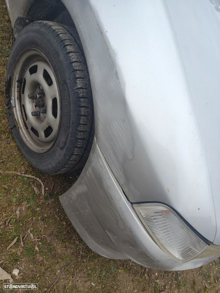 Mitsubishi Lancer 1.3 GLX - 6