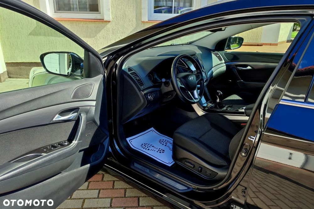 Hyundai i40 i40cw 1.6 Fifa World Cup Edition - 8