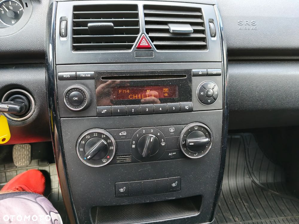 Mercedes-Benz Klasa A 160 CDI Elegance DPF - 22
