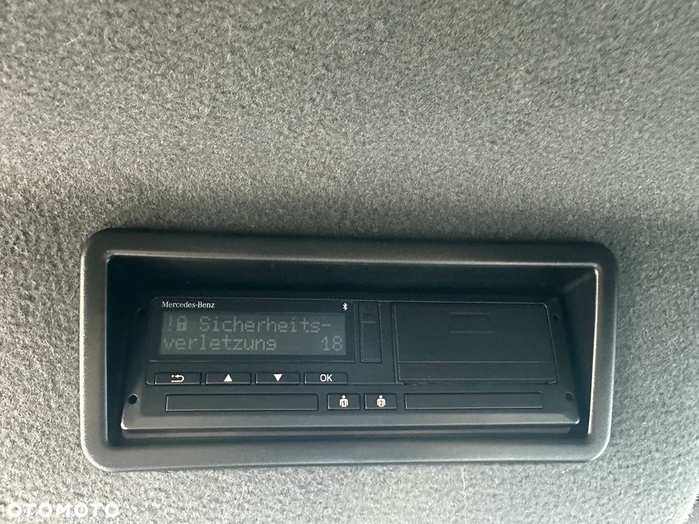 Mercedes-Benz Sprinter - 24