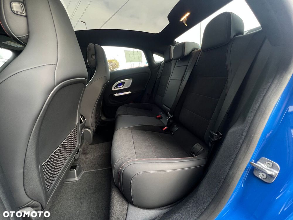 Mercedes-Benz CLA - 10