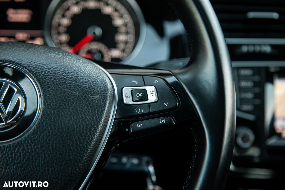 Volkswagen Golf - 16