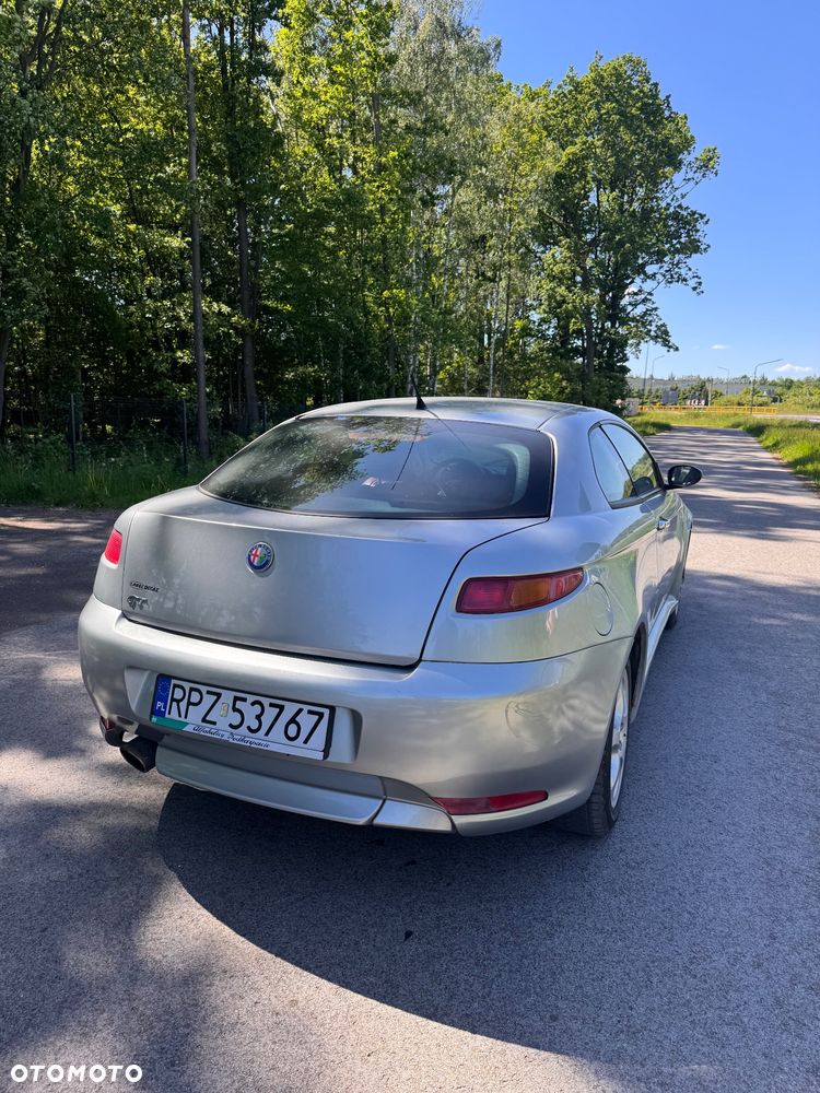 Alfa Romeo GT 1.9JTD 16V Impression - 5